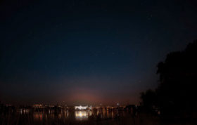 Sternenhimmel über Alster und Atlantik-Hotel